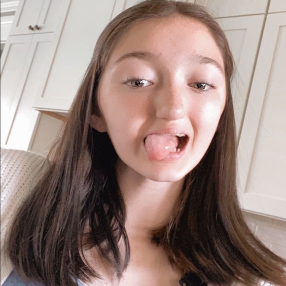 Meet your Posher, Madyson - Picture 1 of 1